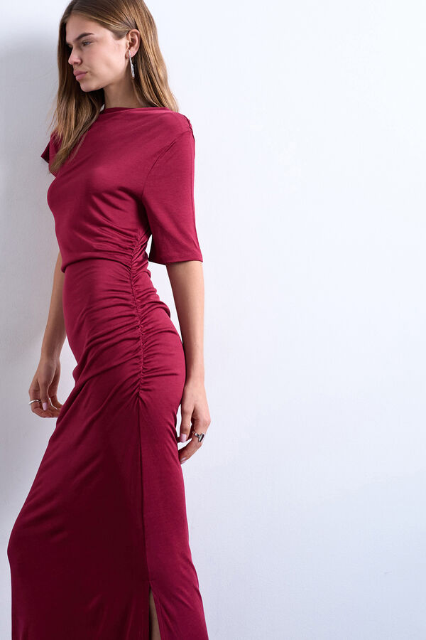 Topshop Vestido longo assim&eacute;trico de viscose vermelho
