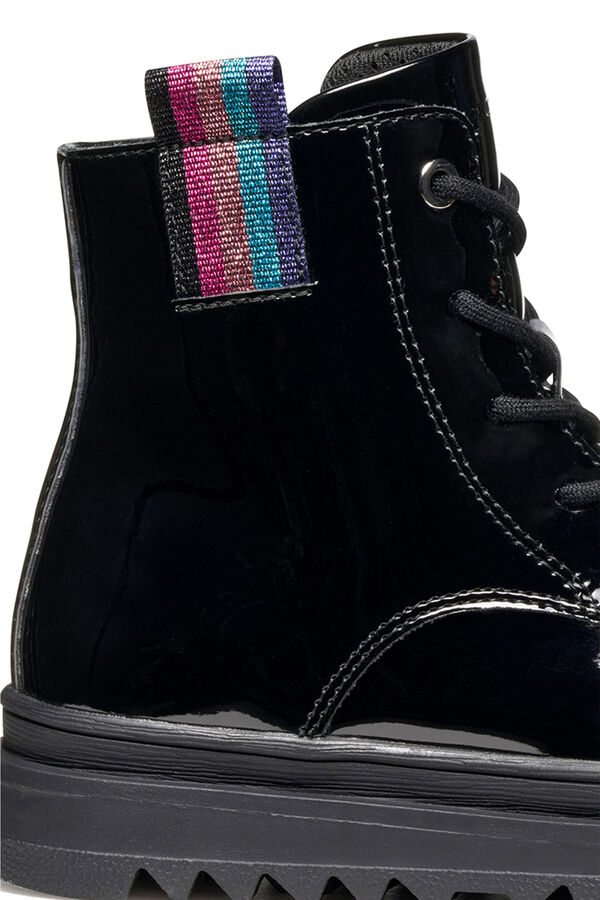 Geox Botines efecto charol negro