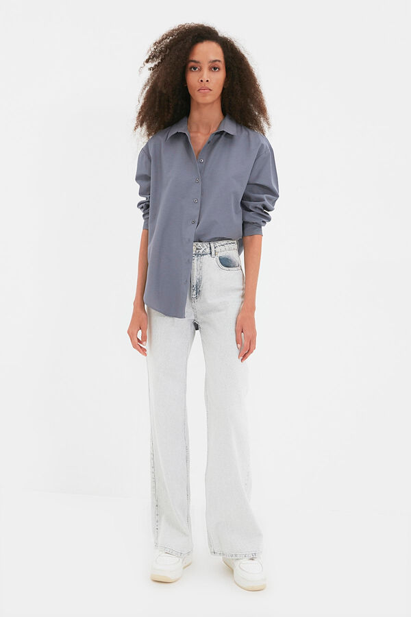 Trendyol Blusa fluida gris