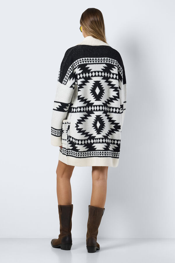 Noisy May Rebeca larga con cuello y estampado &eacute;tnico blanco