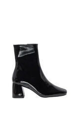 Only Bot&iacute;n tac&oacute;n de charol negro