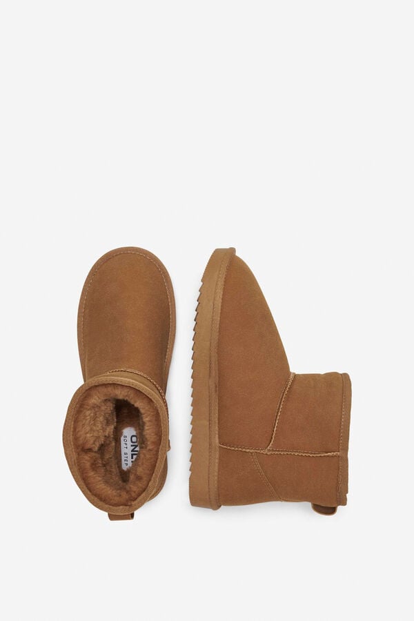 Only Botins de camur&ccedil;a com forro de pele cru