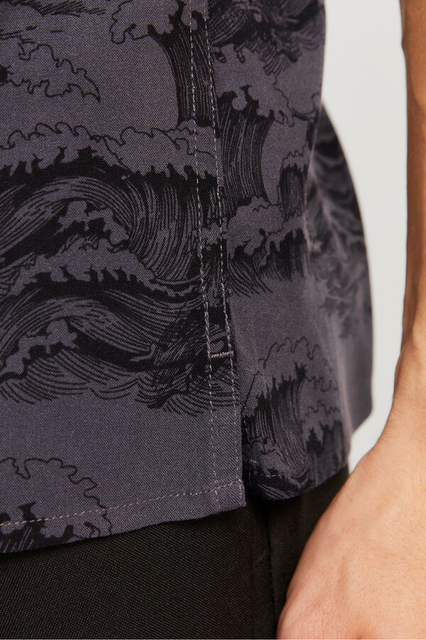 Jack & Jones Camisa estampada com corte descontra&iacute;do cinzento