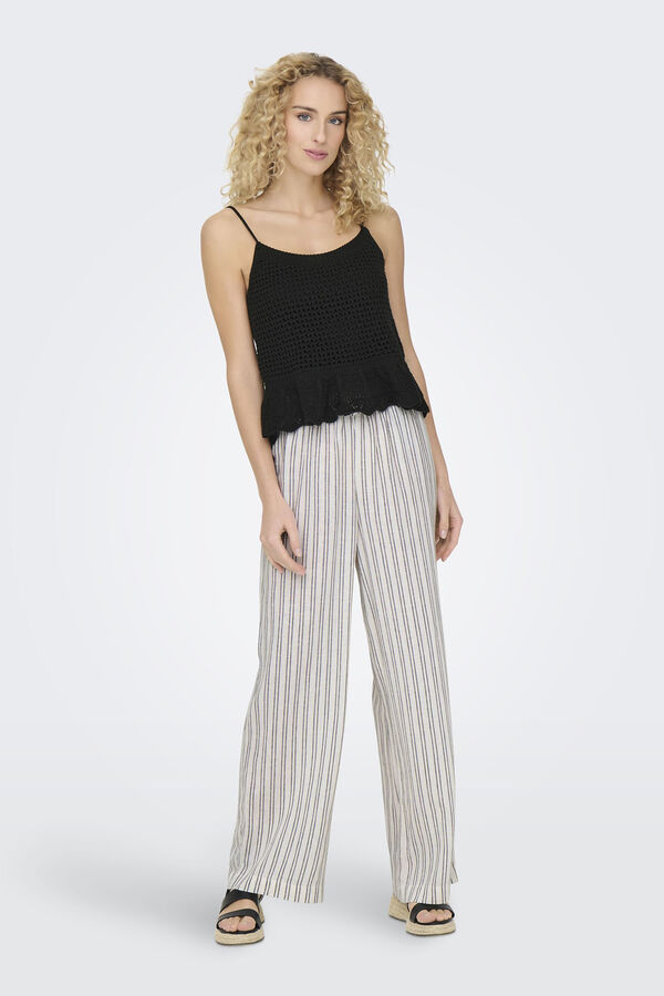 Only Camiseta tirantes crochet negro