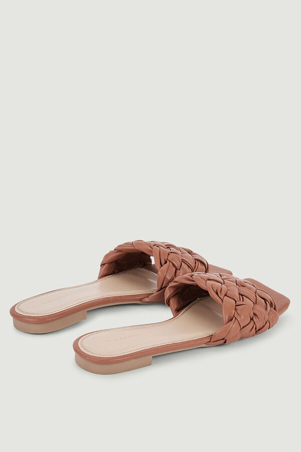 Pimkie Mules trenzados marr&oacute;n