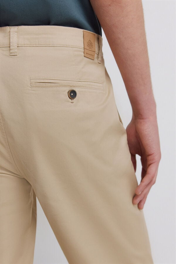 Springfield Pantal&oacute;n chino ligero comfort slim fit beige