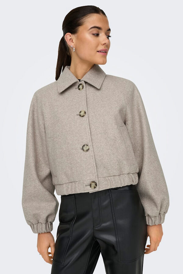 Only Chaqueta corta botones beige