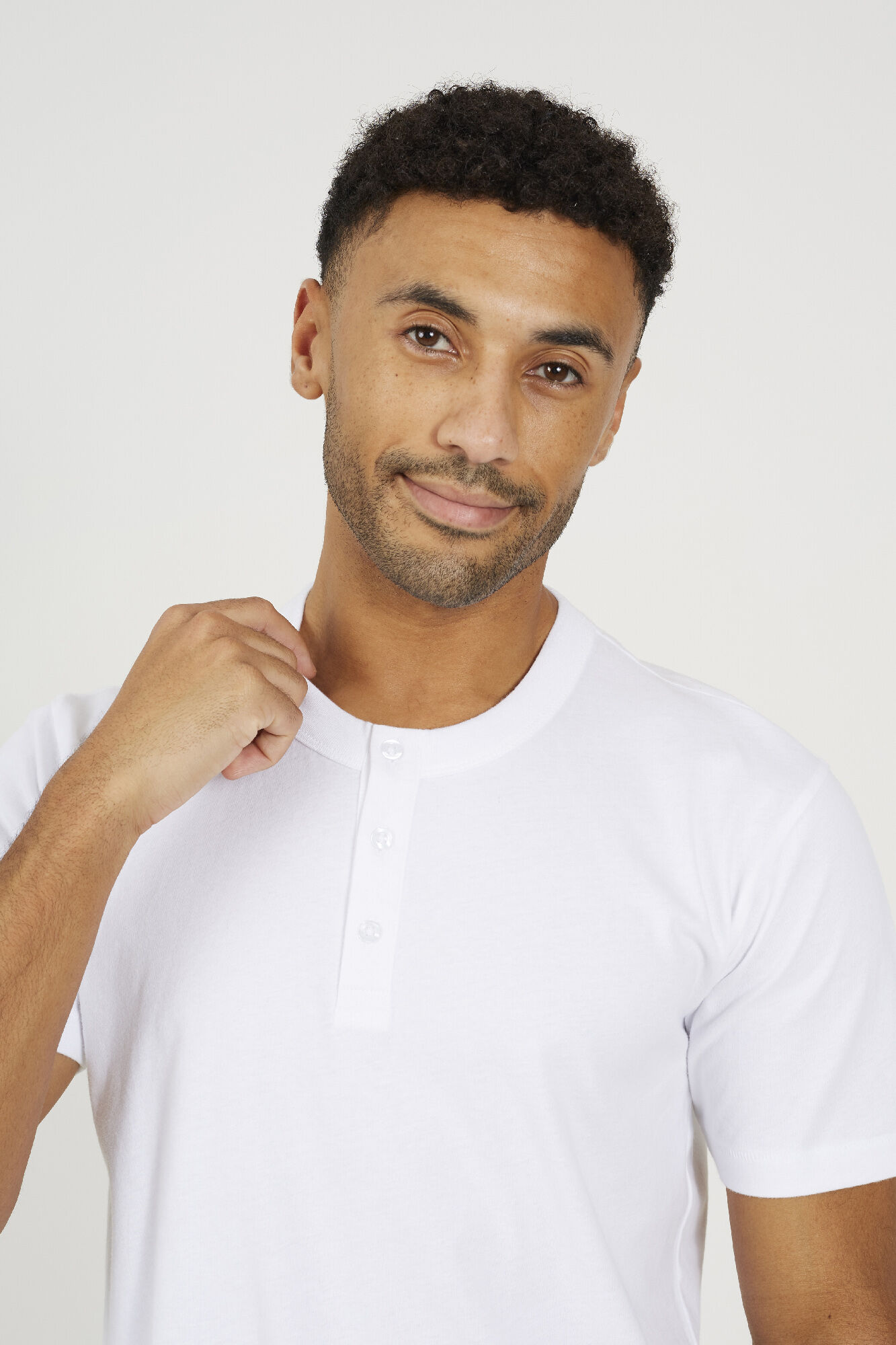 Brave Soul Polo cuello con botones