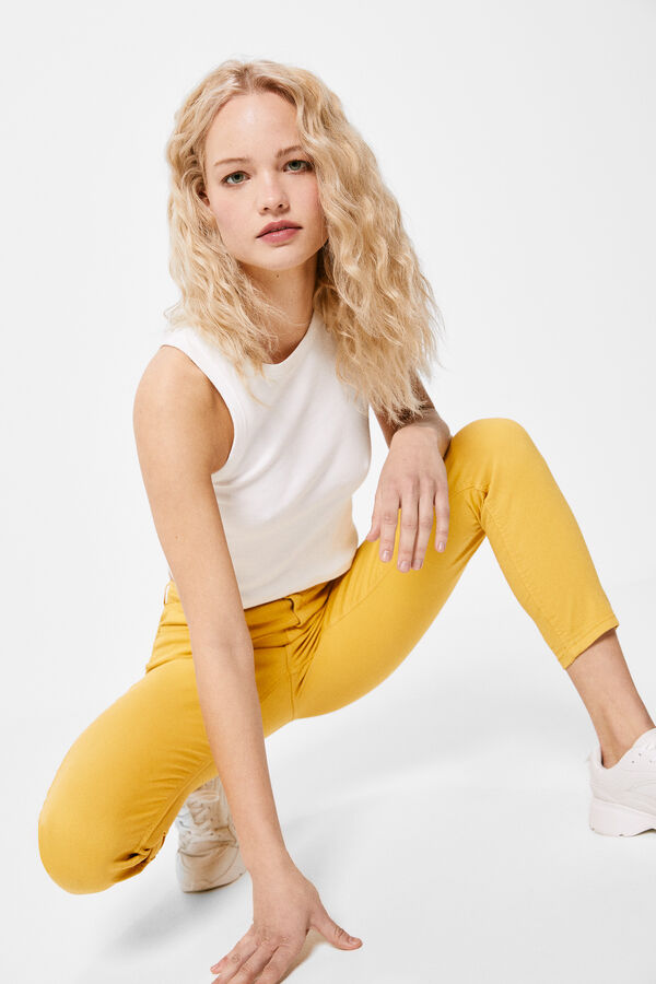 Springfield Jeans Slim Cropped Eco Dye dorado