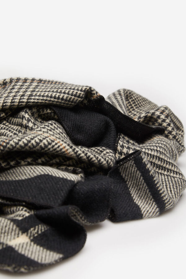 Springfield Gorro punto pomp&oacute;n negro