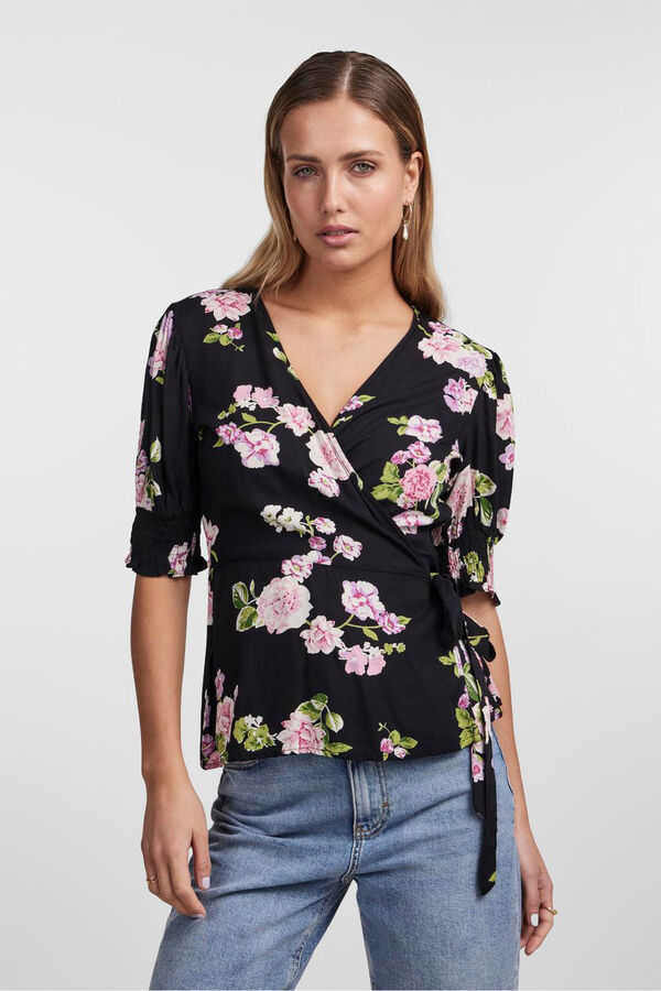 Pieces Camiseta con escote cruzado. negro