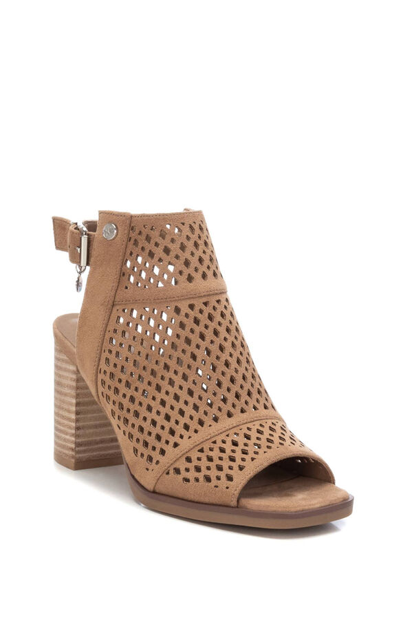 XTI Sandalia abotinada de mujer nude