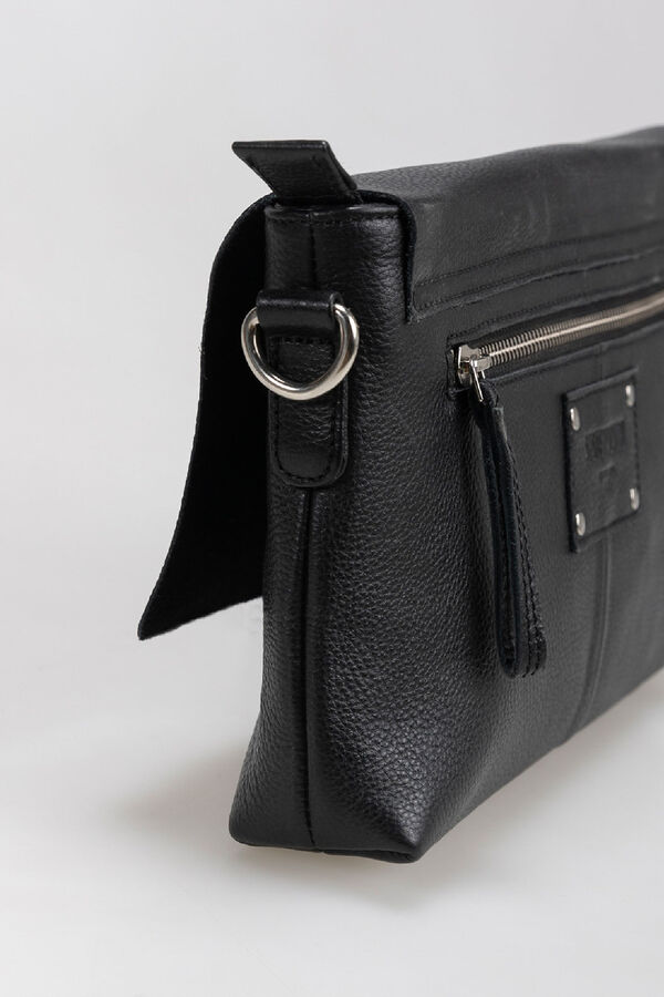 System Action Bolso piel mediano estilo bandolera cierre bot&oacute;n negro