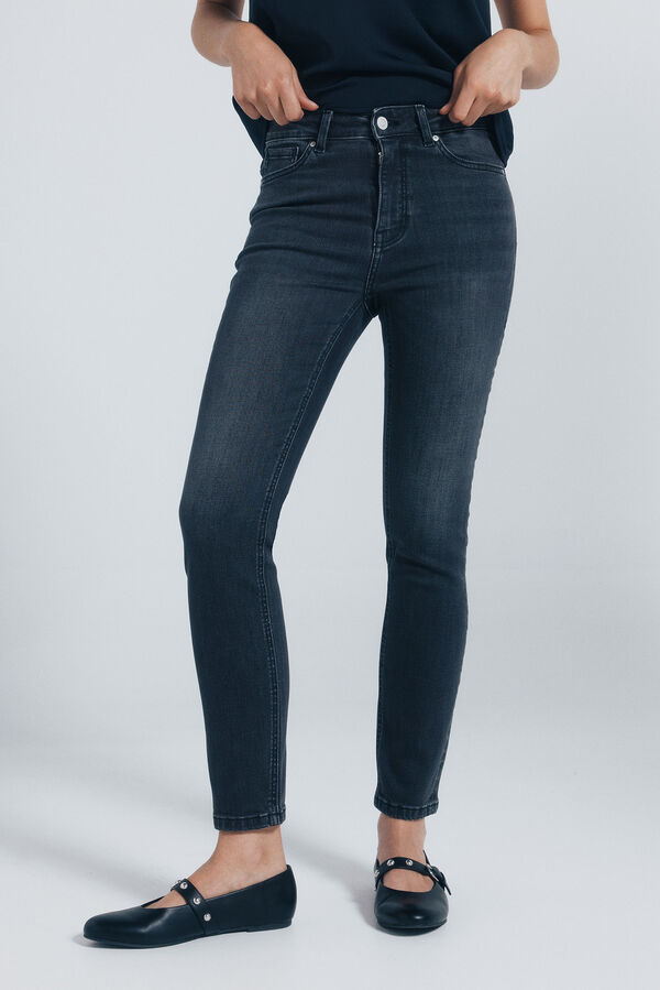 Springfield Cal&ccedil;a jeans slim cropped preto