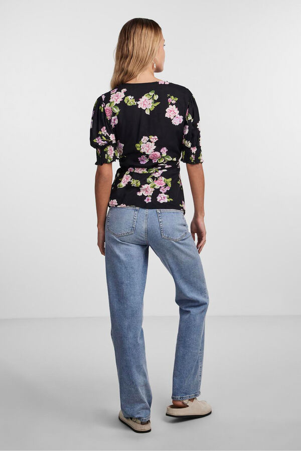 Pieces Camiseta con escote cruzado. negro