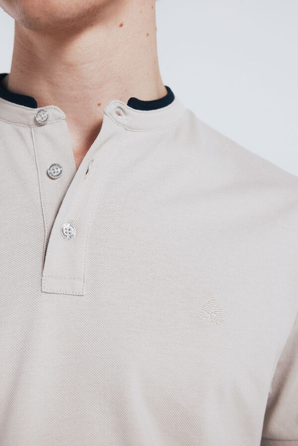 Springfield Polo piqu&eacute; cuello mao slim fit nude