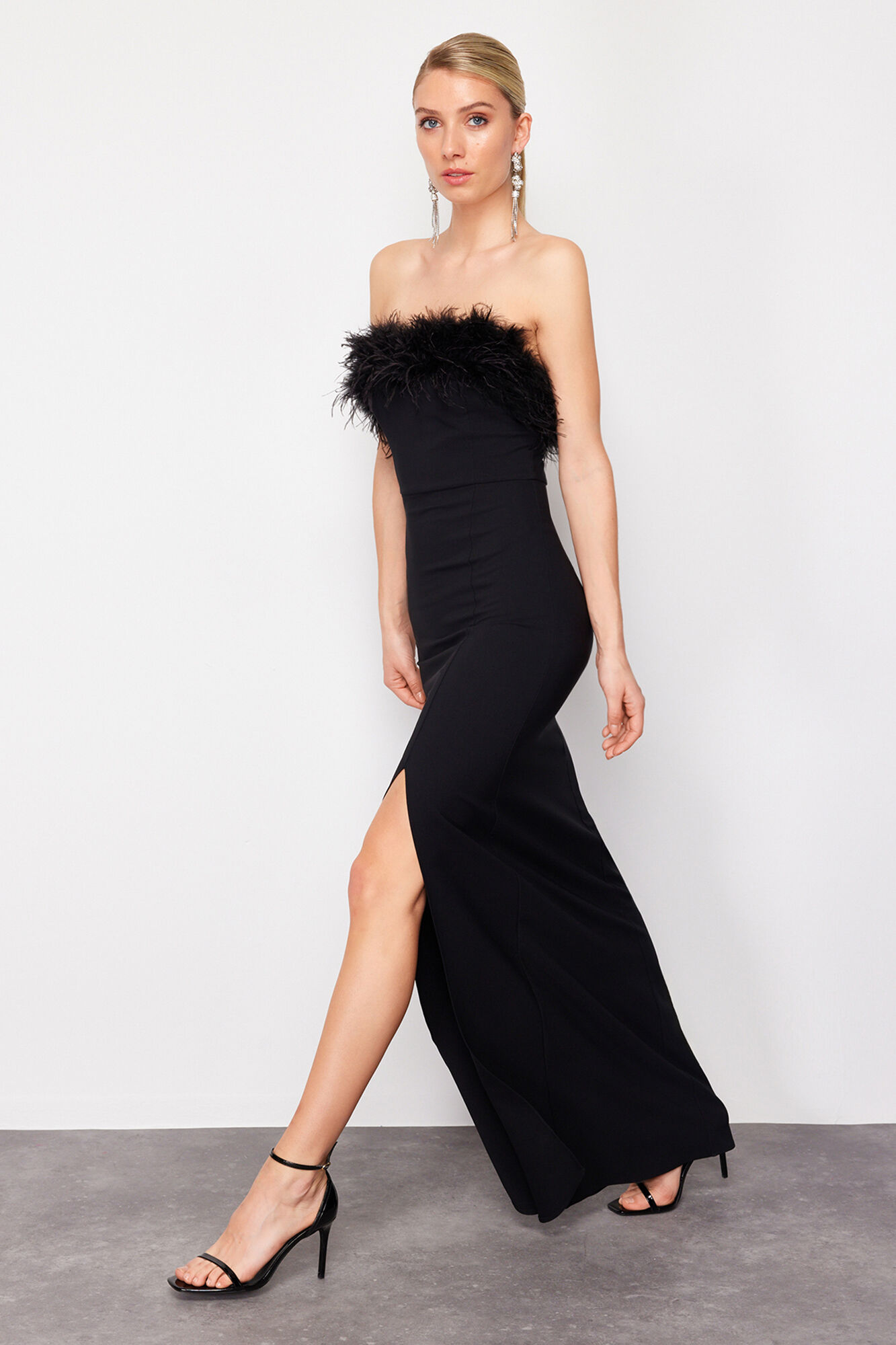 Trendyol Vestido longo de honra at&eacute; o ch&atilde;o