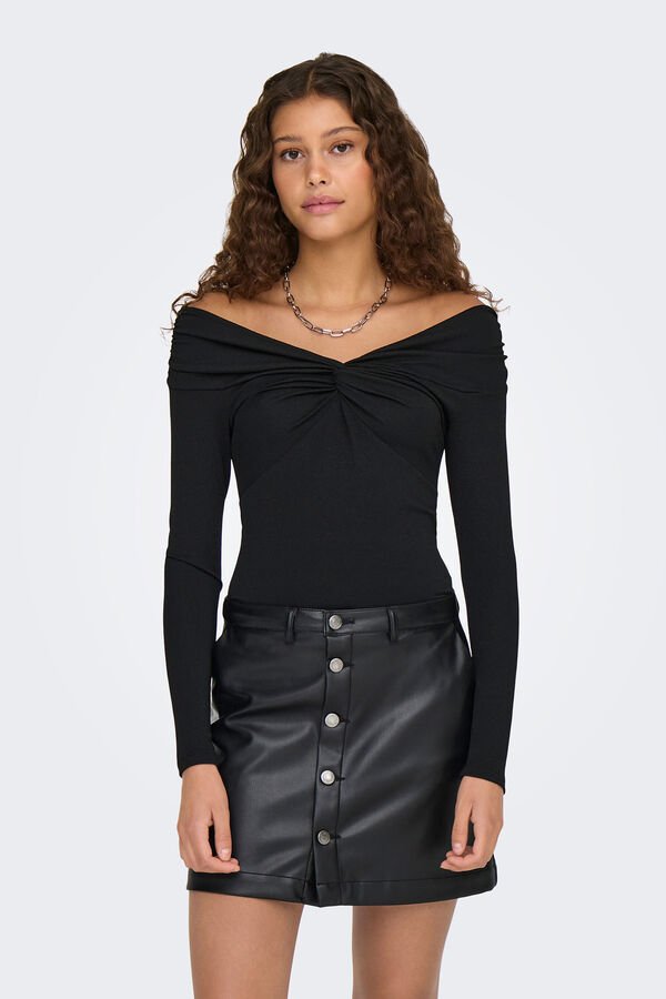 Only Camiseta cuello barco con brillantes negro