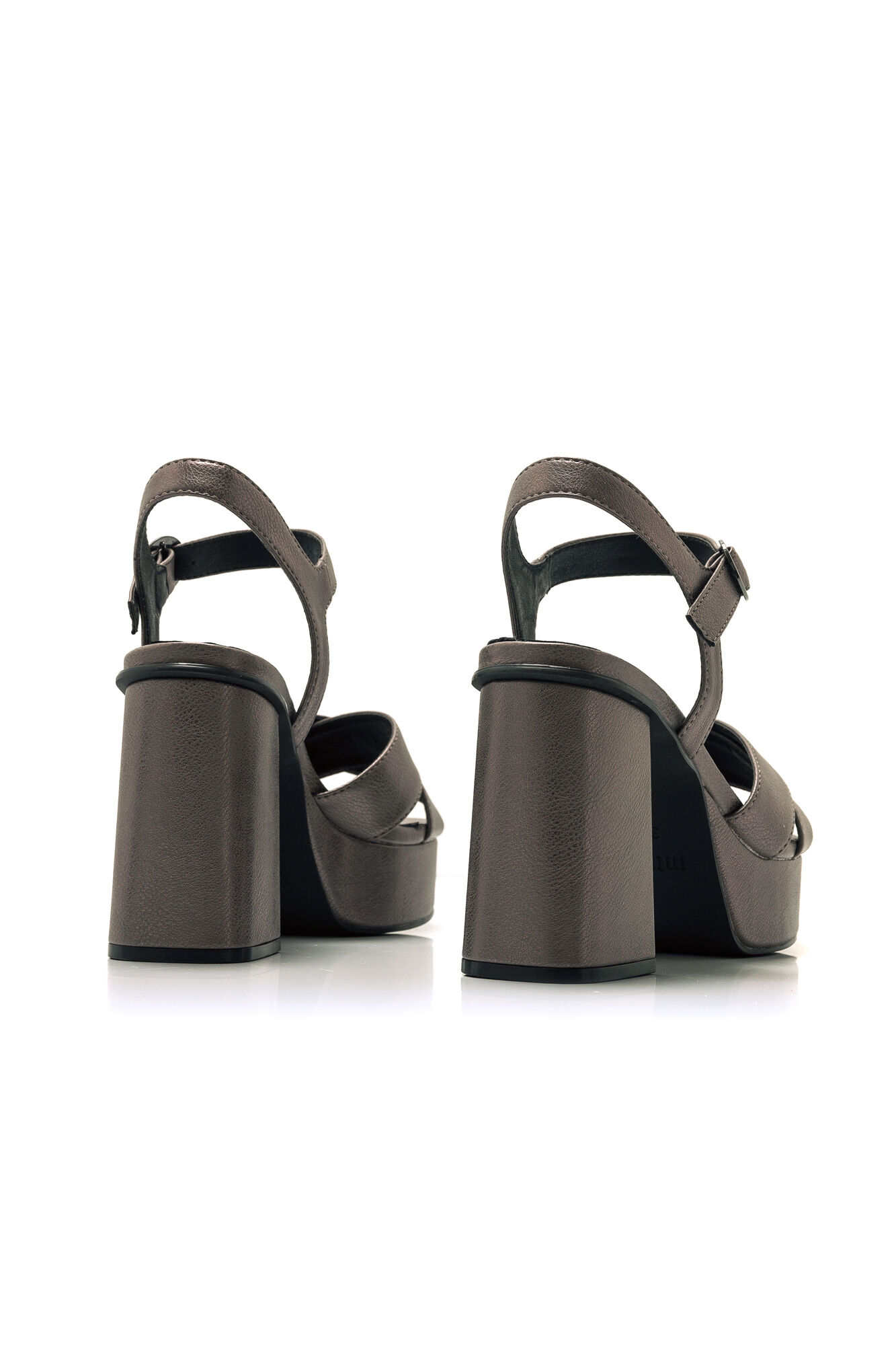 MTNG Sand&aacute;lia de salto Sindy