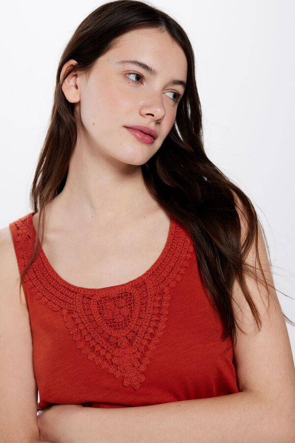 Springfield Camiseta escote crochet naranja