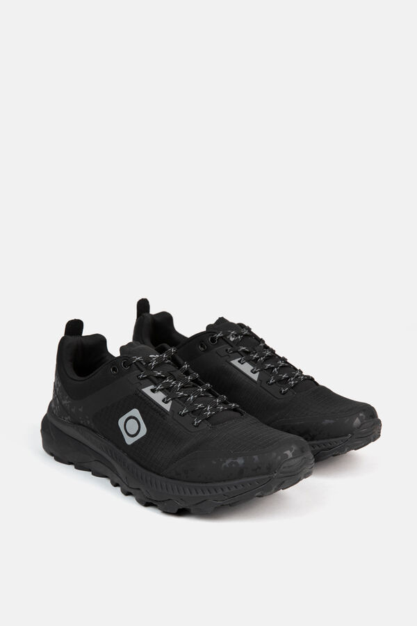 Izas Zapatilla de senderi negro