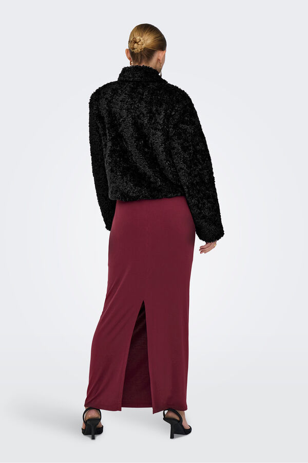 Only Sobretudo curto com efeito de pelo preto