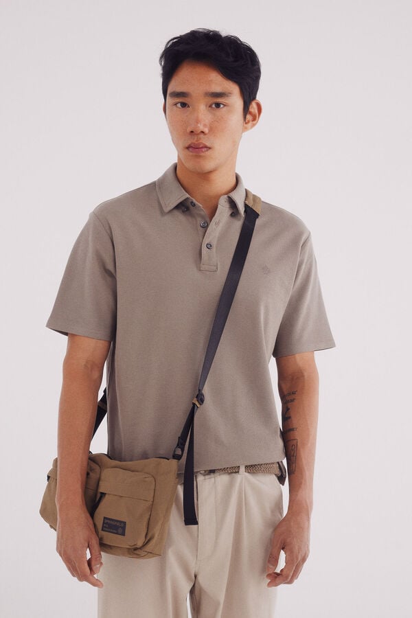 Springfield vestido slim fit com look polo piqu&eacute; cru