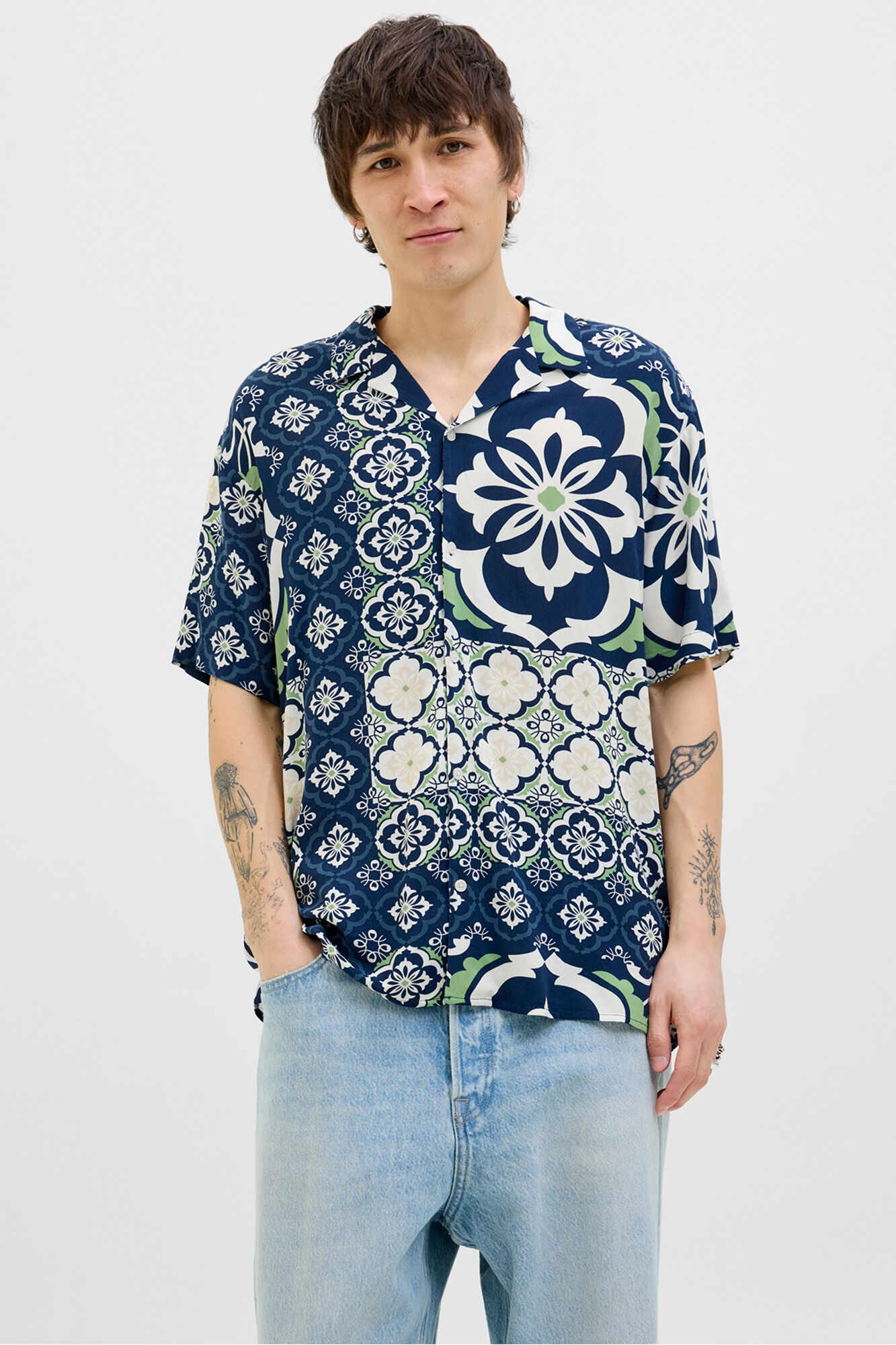 Jack & Jones Camisa estampada com corte descontra&iacute;do