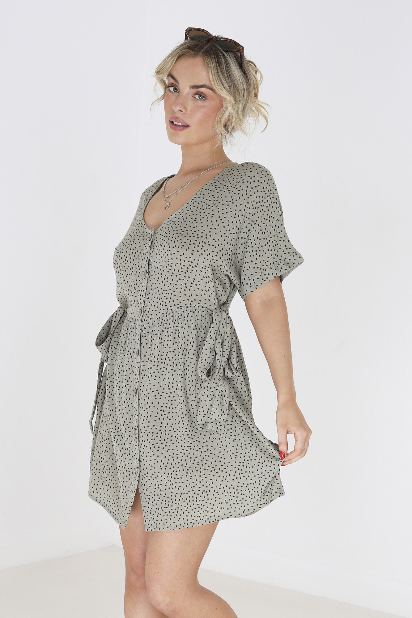 Brave Soul Vestido corto con botones