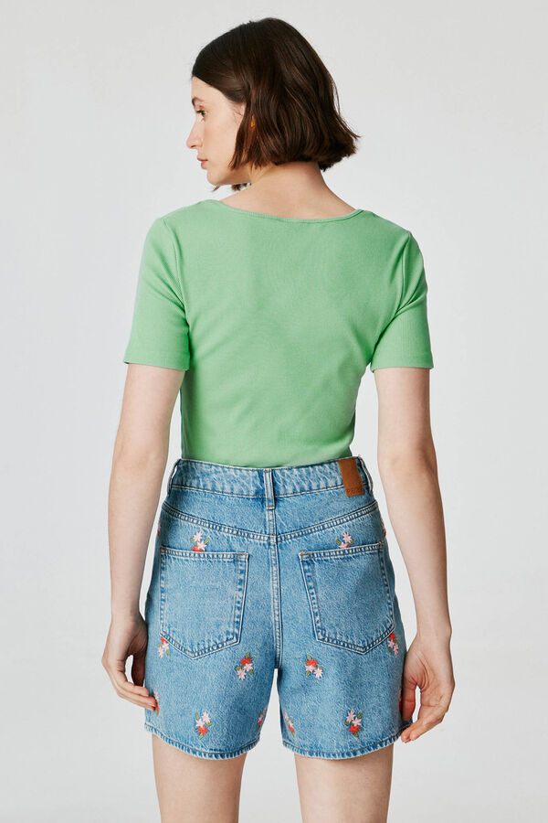 Pieces Top canal&eacute; manga corta y cuello en V verde