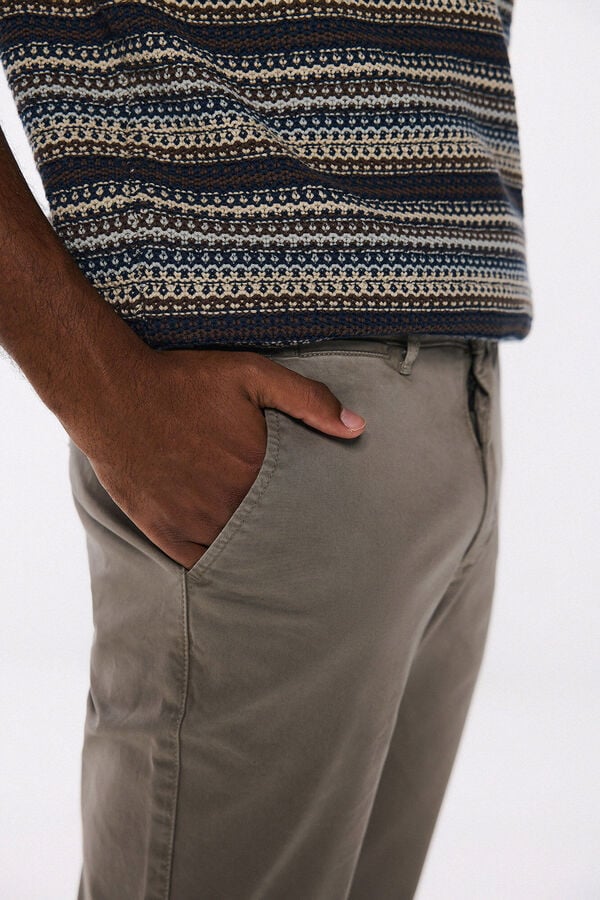 Springfield calças chino coloridas lavadas e relax fit cru