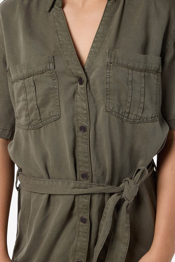 Noisy May Vestido com decote em bico e abotoamento frontal, com la&ccedil;ada na cintura. Textura leve. verde