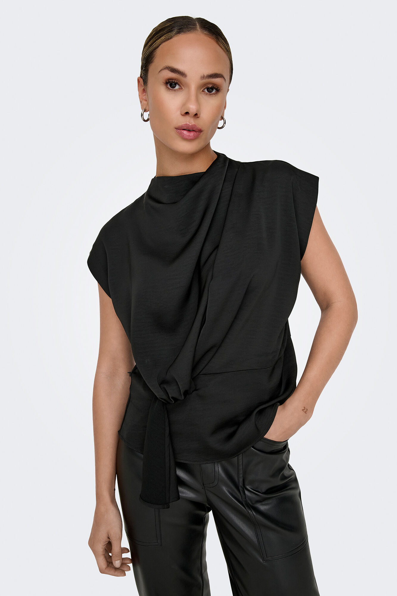 JDY Top de manga corta y cuello perkins