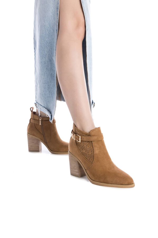 XTI bota feminina de camur&ccedil;a  cru