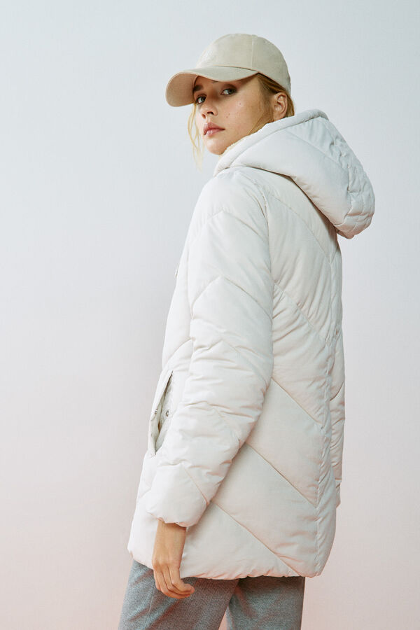 Abrigo Mujer Acolchado Springfield Adelanta Sus Rebajas Con Una