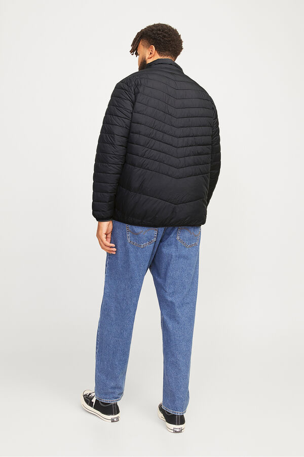 Jack & Jones PLUS Blus&atilde;o acolchoada leve PLUS preto