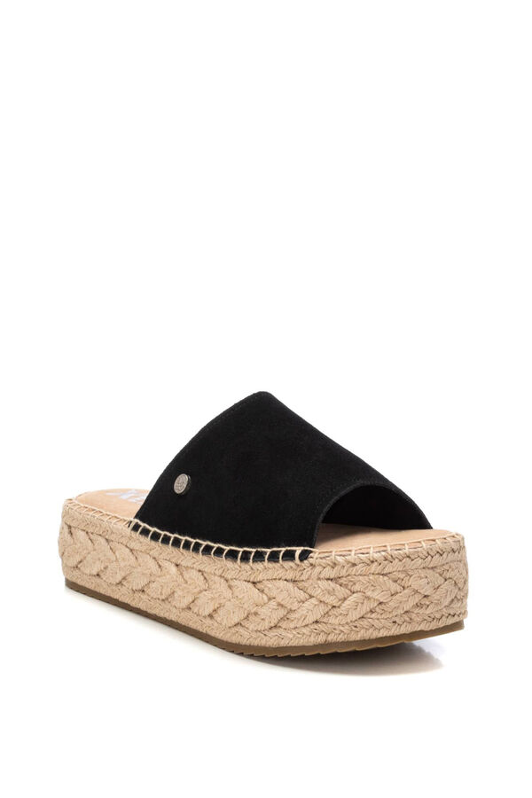 XTI Sand&aacute;lia plataforma feminina preto