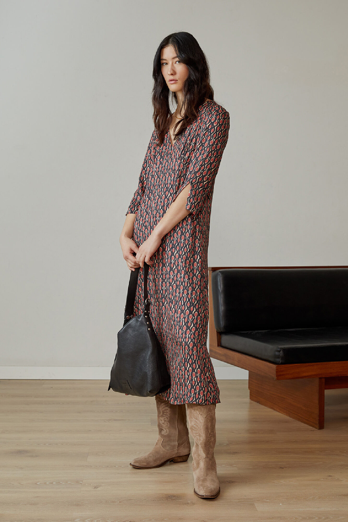 System Action Vestido midi de manga francesa con estampado geom&eacute;trico