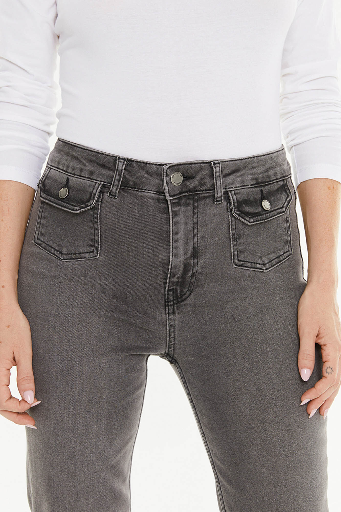 System Action Pantal&oacute;n denim bolsillos plastr&oacute;n