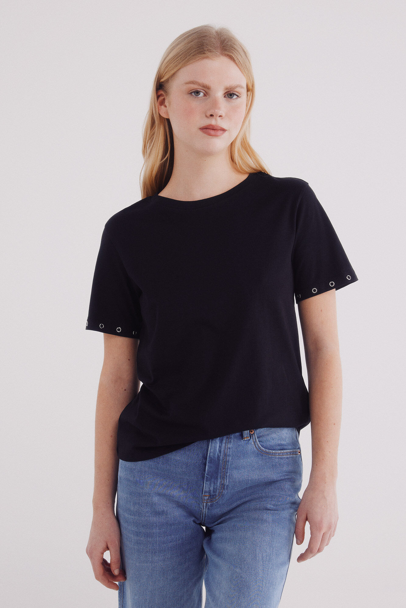 Camiseta ojales metálikcos mangas