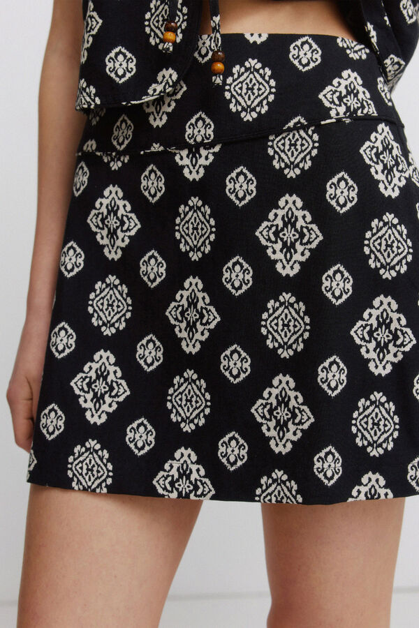 Springfield Saia curta em linho estampado &eacute;tnico preto