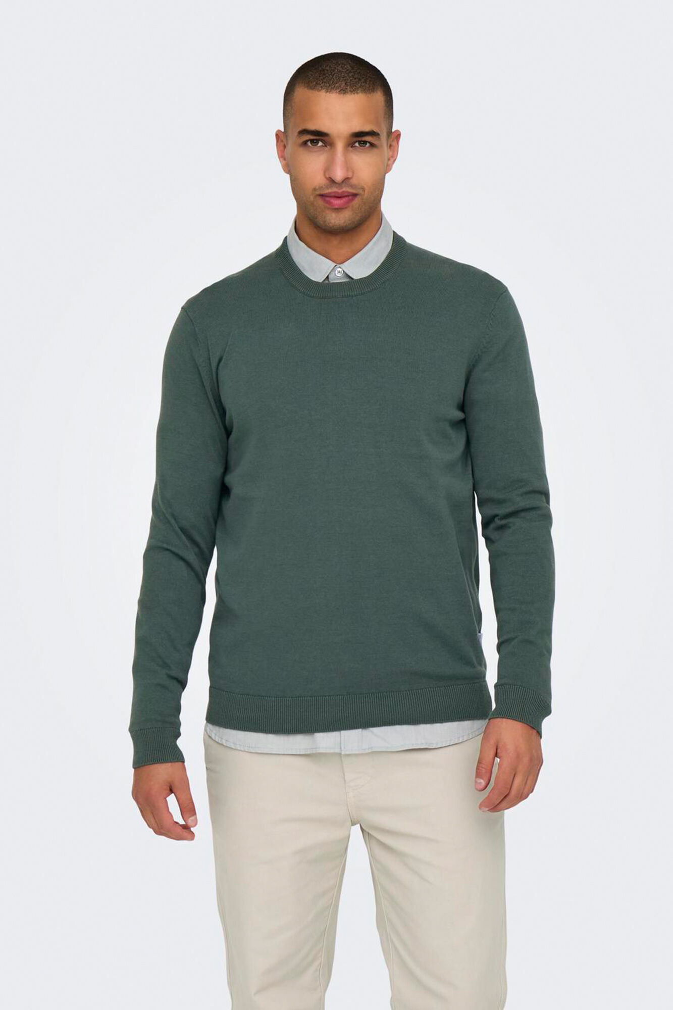 Only & Sons Su&eacute;ter masculino com gola redonda. Corte regular.