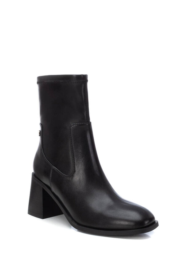 XTI Botin elastica con tac&oacute;n negro