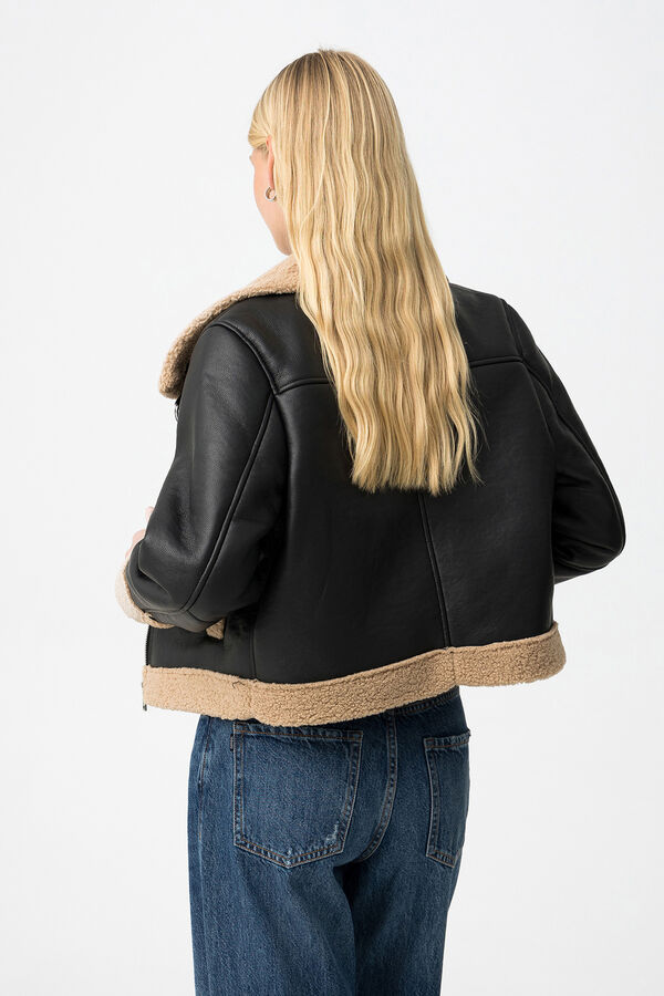 Tiffosi Sobretudo com efeito de pele combinada preto