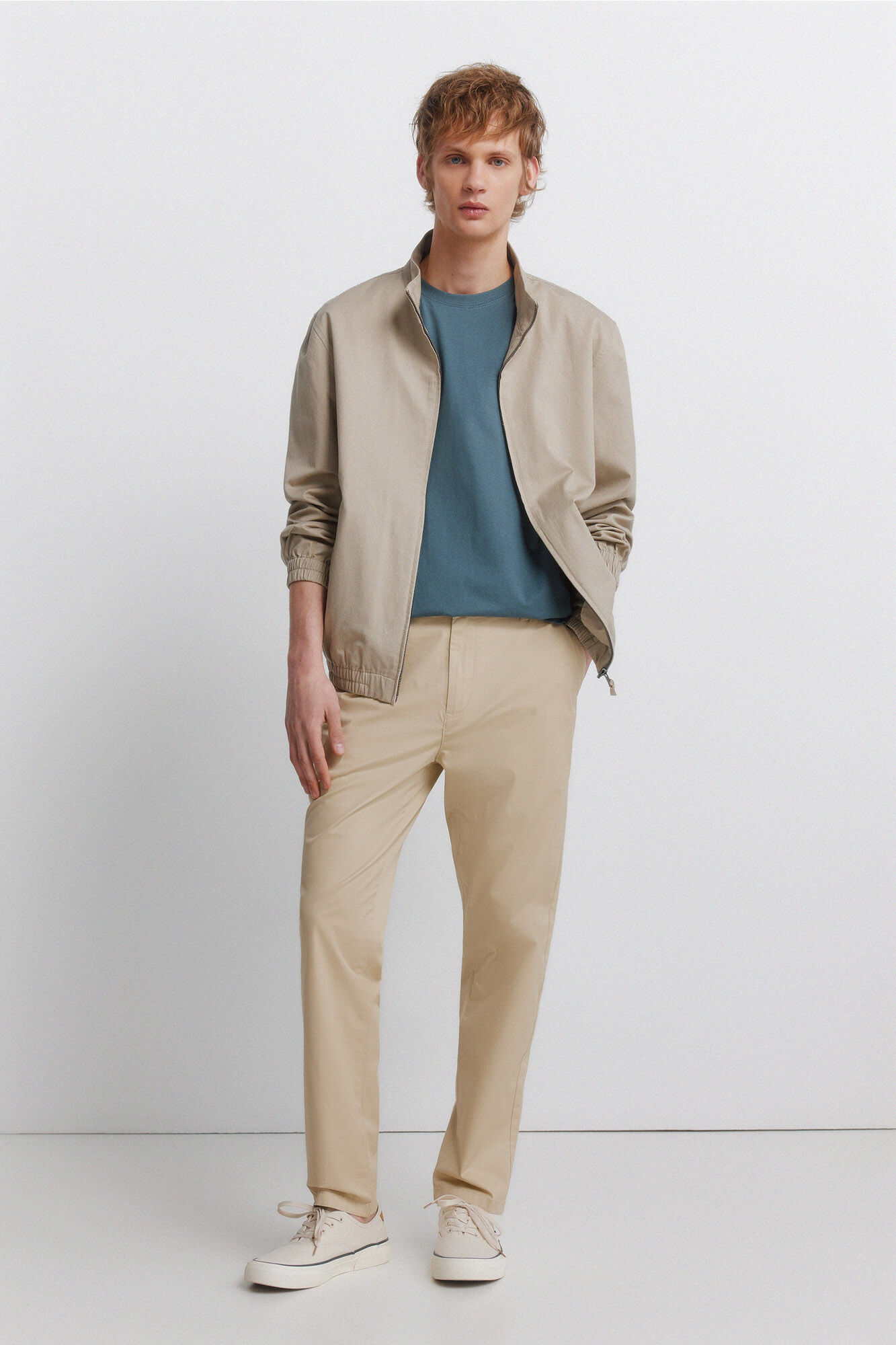 Springfield Pantal&oacute;n chino ligero comfort slim fit
