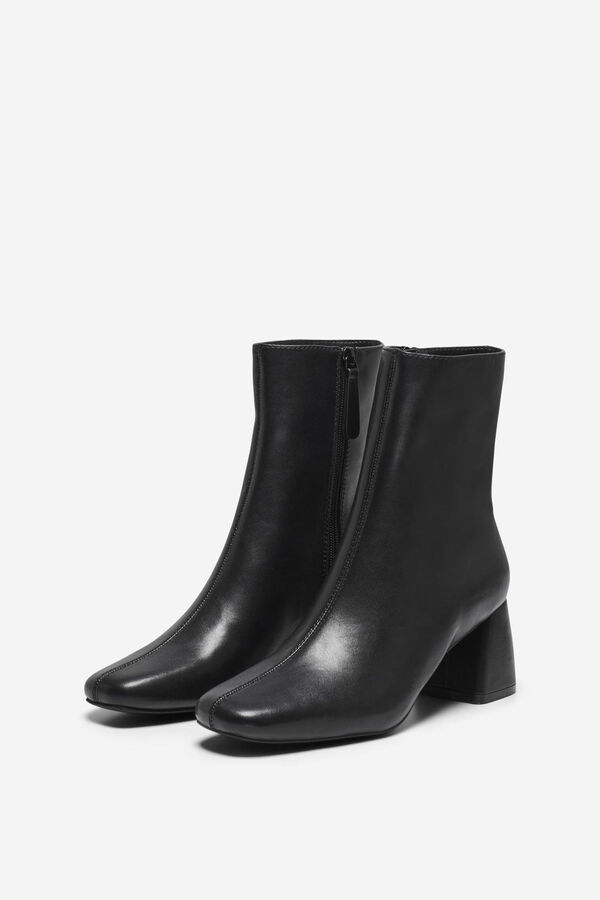 Only Botines de polipiel con tac&oacute;n cuadrado negro