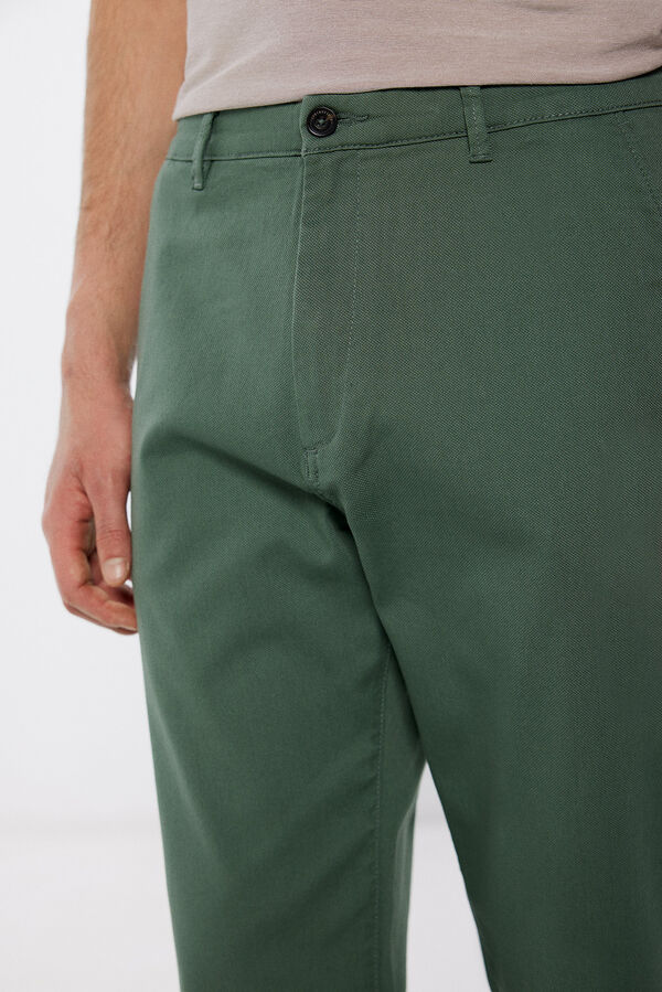 Springfield Pantal&oacute;n chino color comfort slim fit verde