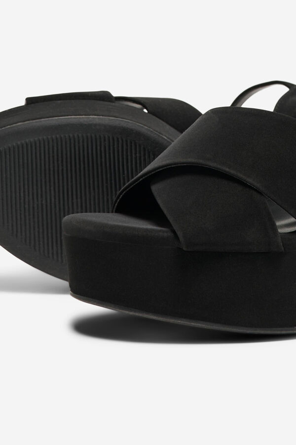 Only Sand&aacute;lia salto grosso preto