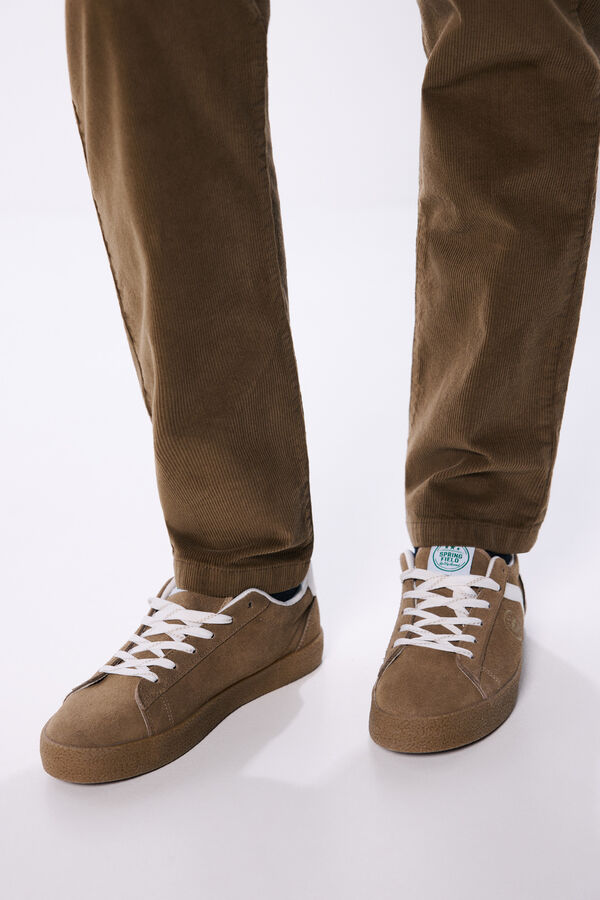 Springfield cal&ccedil;as chino de veludo lavadas e confort&aacute;veis camel