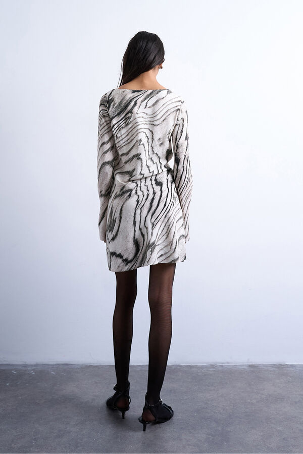 Topshop Vestido assim&eacute;trico de manga compridas em viscose LENZING&trade; ECOVERO&trade; preto